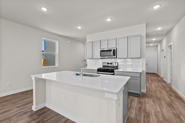 10802 Fairchild Way, Converse, TX 78109 - photo 4