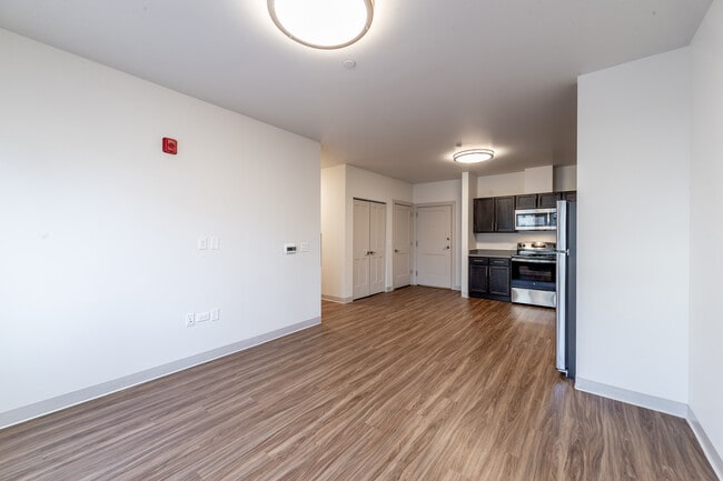 Crescent Place, Arlington Heights, IL 60004 - photo 4