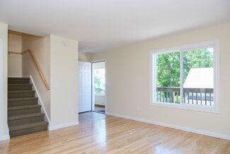 37 Decatur St, Burlington, VT 05401