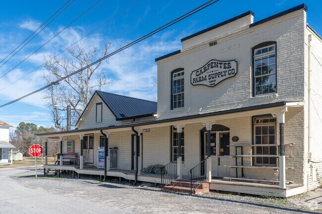 Carpenter Farm Supply Company, has been serving the community since 1885.