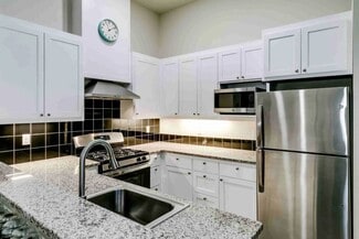 607 E Main St Unit 206, Cottage Grove, OR 97424