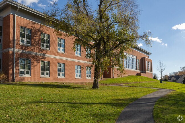 Glover Elementary School in Marblehead has an overall grade of A- on Niche.