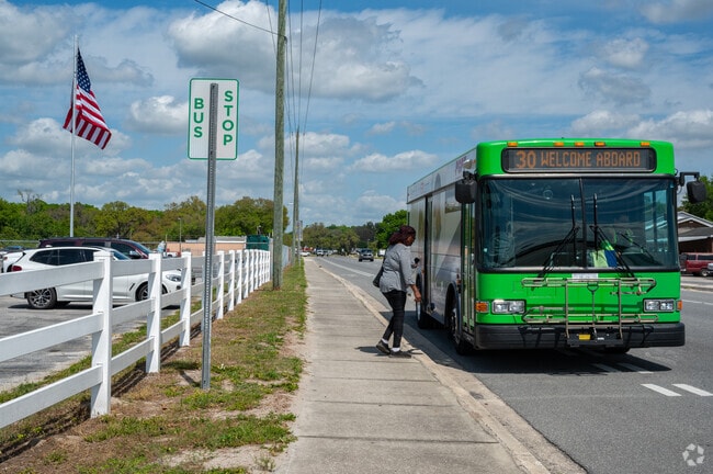 Bus stops along Highway 98 and throughout the city connect the city's residents.