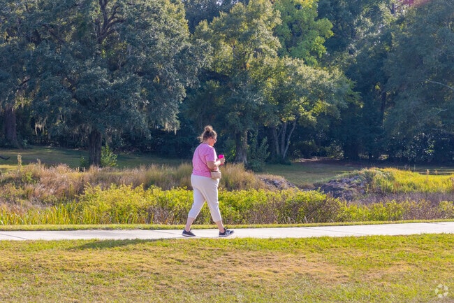 Oakleigh features a number of good walking paths.