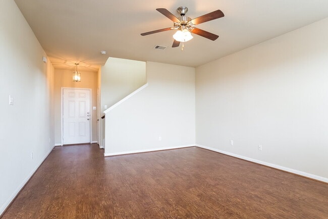 3350 Allington Ct, Houston, TX 77014 - photo 3