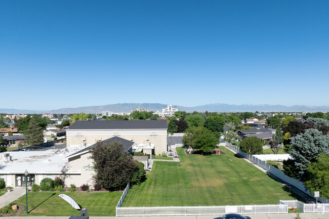 Arches Academy is located in the SCERA neighborhood.