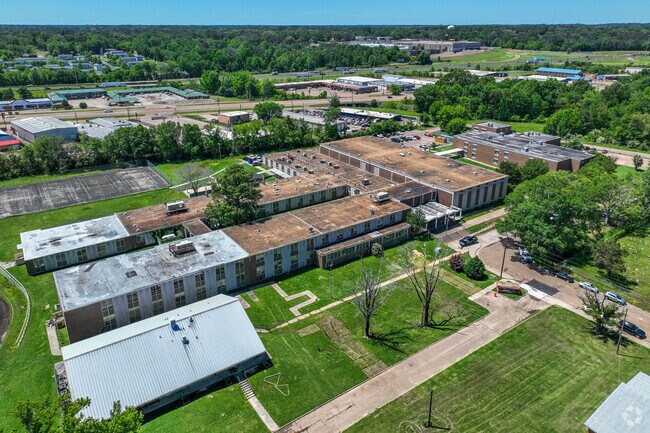 Jim Hill High School serves students in grade 9 through 12.