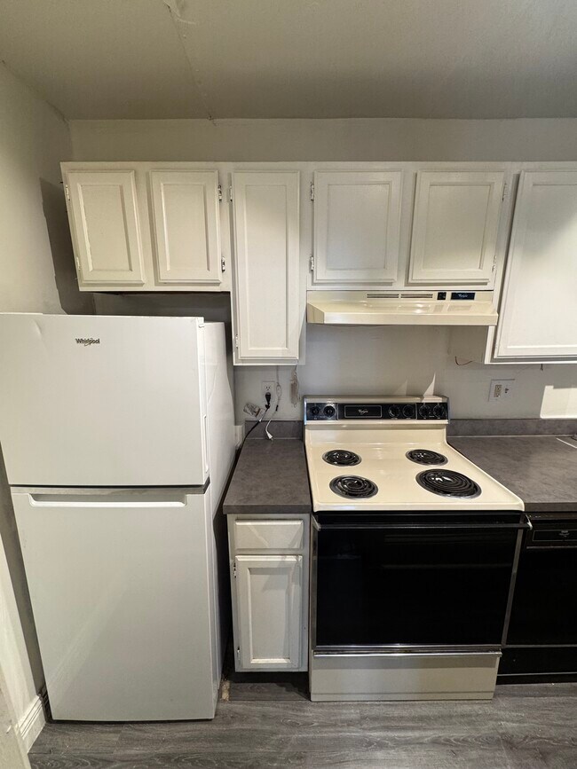 10-16 E Chase St, Baltimore, MD 21202 - photo 4