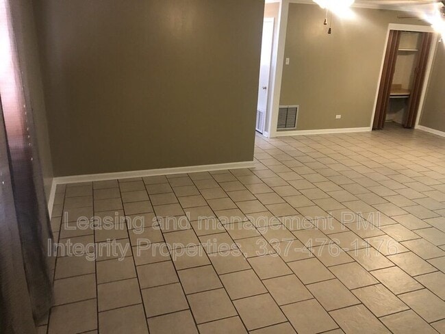 2809 S Curtis Dr, New Iberia, LA 70560 - photo 2