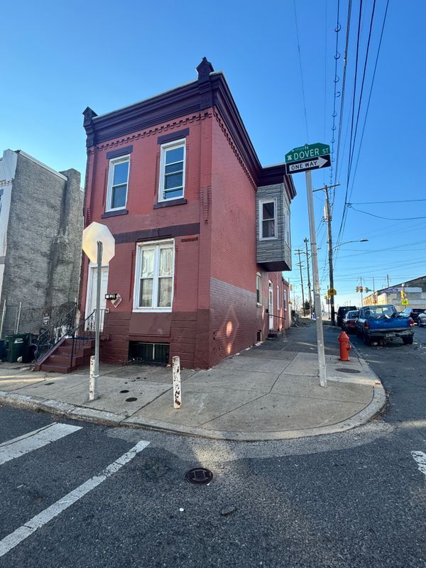 1770 N Dover St, Philadelphia, PA 19121