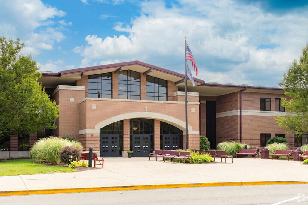 Chesterton Senior High School, Chesterton IN Rankings & Reviews - Homes.com