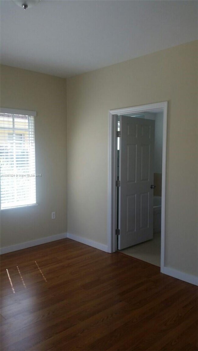 18429 NE 28th Ave, North Miami Beach, FL 33160 - photo 2