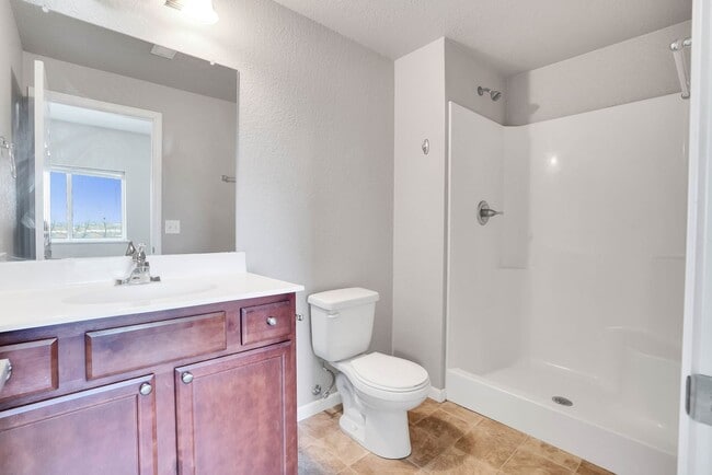 Cedar Hills Apartments, Cedar Falls, IA 50613 - photo 3