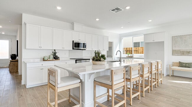 8711 Sagebrush Ave, Shafter, CA 93263 - photo 2