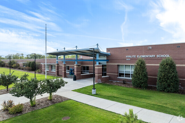 Hyalite Elementary School has great teachers.