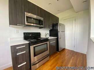 117 Park Dr Unit 16, Boston, MA 02215