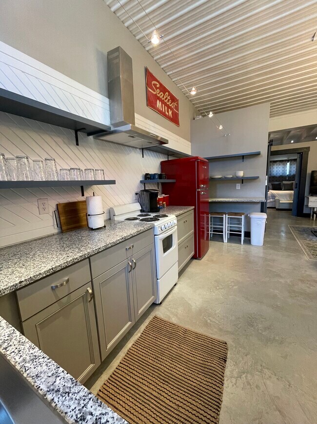 475 S Hickory St, Mountain Home, AR 72653