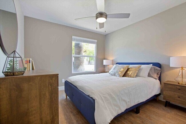 Shoreline at the Lakes, Tempe, AZ 85283 - photo 7