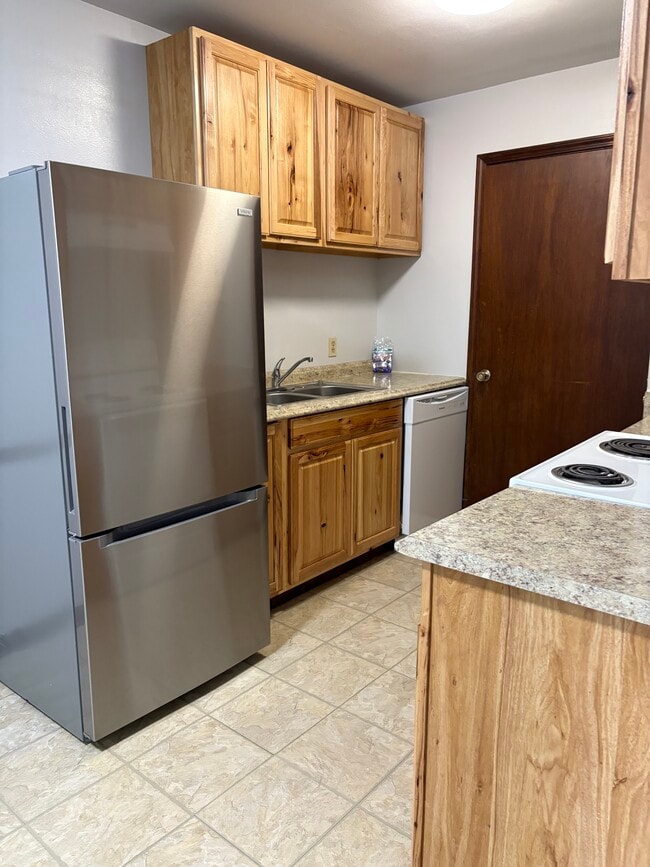 6317 Quin Dr unit B, Baton Rouge, LA 70817 - photo 2