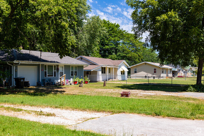 The Bissett neighborhood has a wide selection of older bungalow and ranch homes.