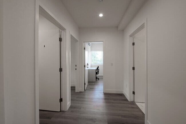 Hoover Square, Los Angeles, CA 90007 - photo 6