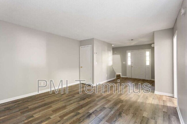 5005 Hawthorne Ct SE, Smyrna, GA 30080 - photo 6