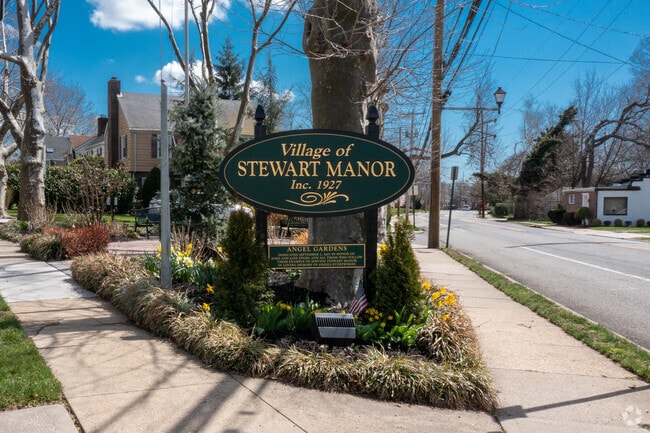 Stewart Manor is a quiet neighborhood in Stewart Manor, New York.