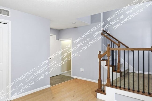 9140 Greenspire Dr, West Des Moines, IA 50266 - photo 3