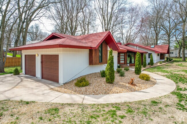Mid-century modern homes are popular in the neighborhood of Brentwood.