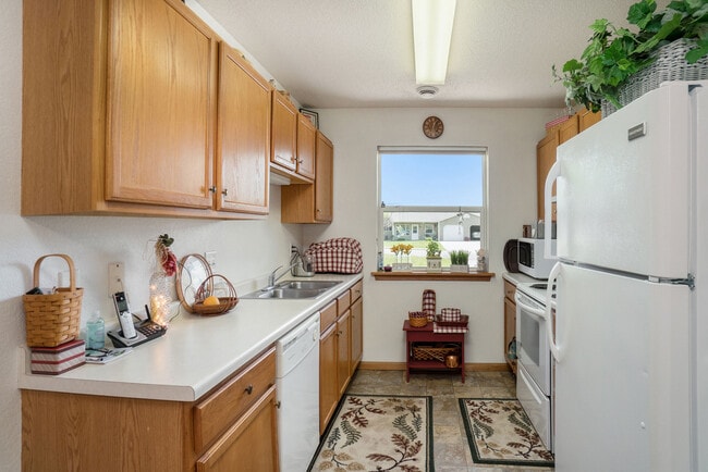 2600 Poetters Cir, Fairmont, MN 56031 - photo 6