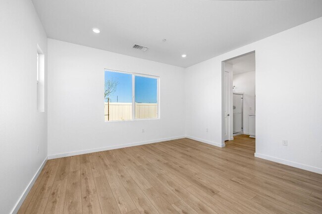 5564 Gem Ct, Lancaster, CA 93536 - photo 4