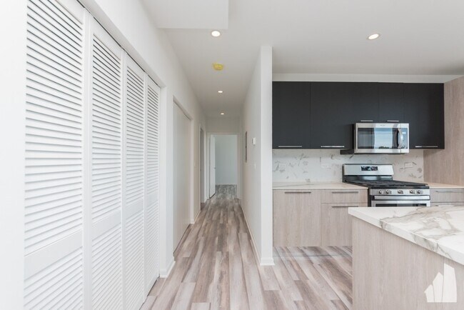 2534 W Fullerton Ave unit 503, Chicago, IL 60647 - photo 6