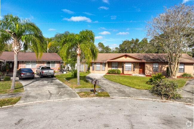 Ranch-style homes flanked by palm trees is a common sight throughout Loretto.