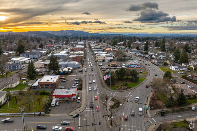 Newberg is centered around the historic downtown shopping and dining district.