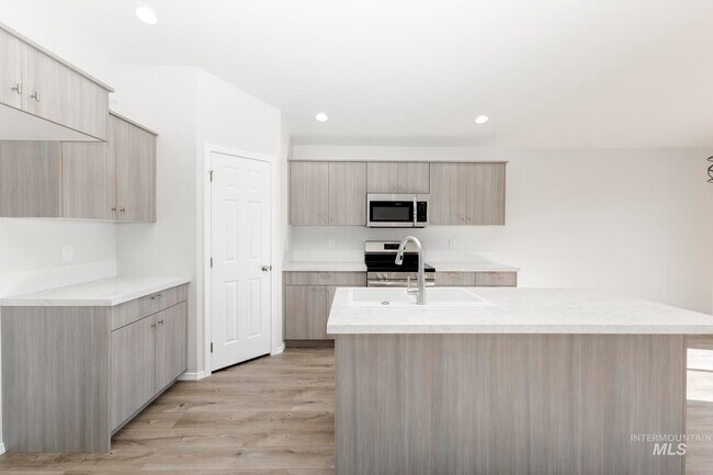 9053 W Violet St, Nampa, ID 83687 - photo 5