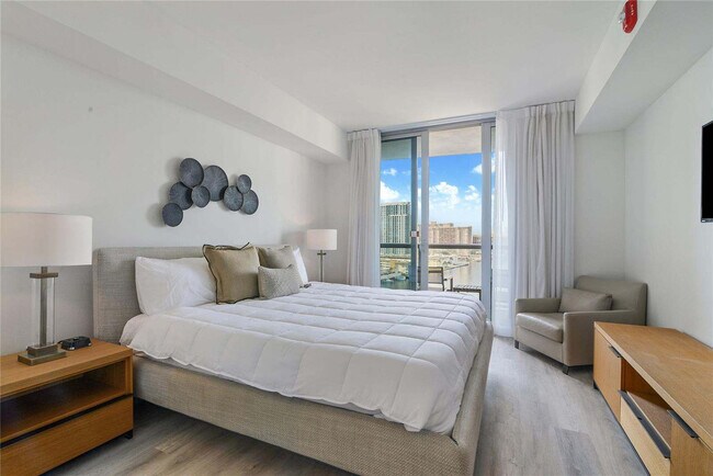 2602 E Hallandale Beach Blvd unit ID1227524P, Hallandale Beach, FL 33009 - photo 7