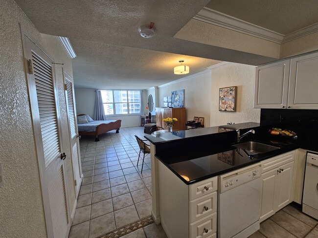 The Wave unit 217, Hollywood, FL 33019 - photo 7