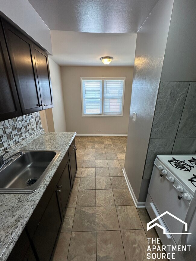 3820 25th Ave unit 15, Schiller Park, IL 60176 - photo 5