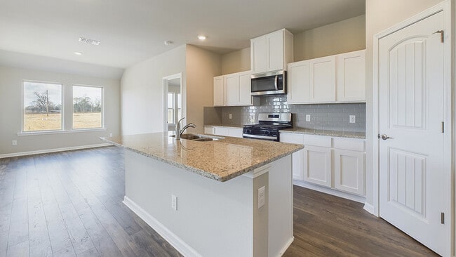 3145 Sapphire Dr, Lake Charles, LA 70607 - photo 2