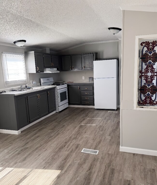 2552 Smith Ave, Marshalltown, IA 50158