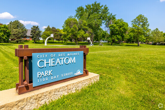 The neighborhood's namesake, Cheatom Park offers green space, sport courts, and a playground.