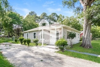 105 Livingston Ct, Bessemer, AL 35020