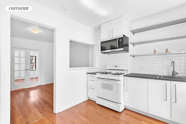 154 S 2nd St, Brooklyn, NY 11211 - photo 2