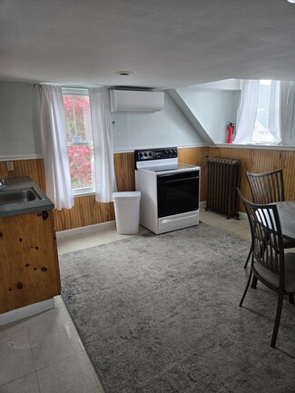 38 Townsend Ave, Boothbay Harbor, ME 04538