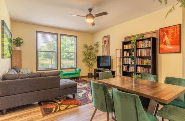 497 W Center St, Douglas, MI 49406 - photo 4