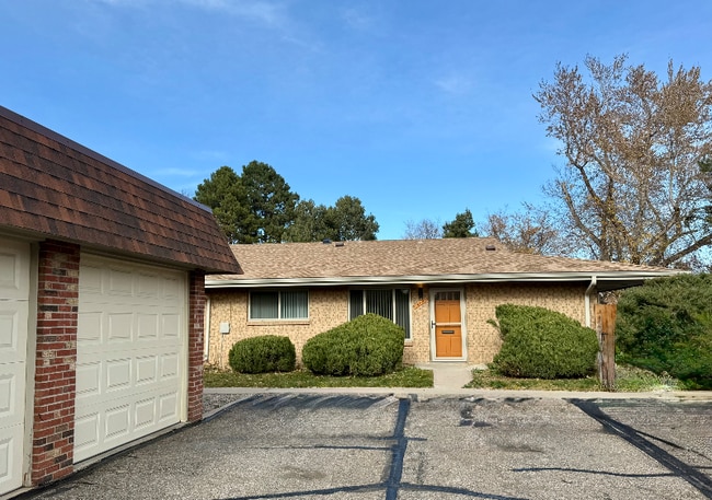 408 E Thunderbird Dr, Fort Collins, CO 80525 - photo 2