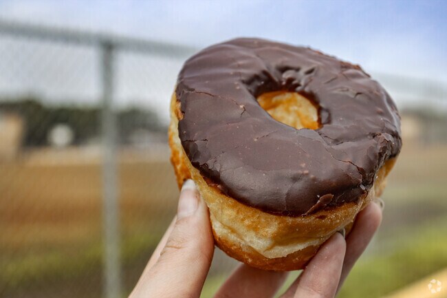 Snowflake Donuts is a highly rated, local favorite that offers delicious breakfast in Sheldon.