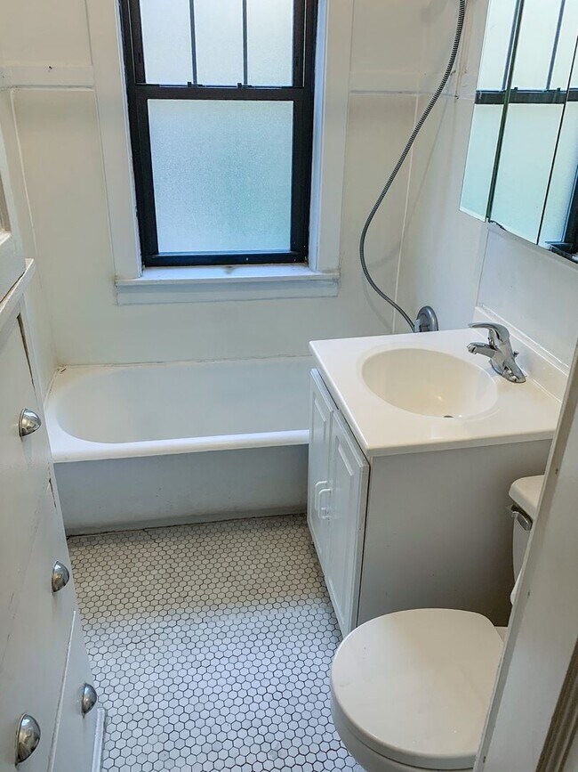 1944 W Wilson Ave unit 1N, Chicago, IL 60640 - photo 5