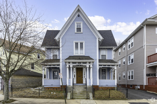 A variety of colonial homes can be found on Jewett Street in Smith Hill.