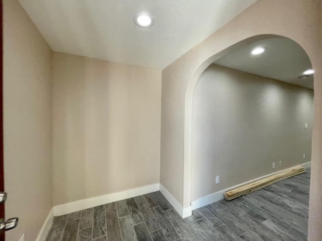 7132 W Almeria Rd, Phoenix, AZ 85035 - photo 4